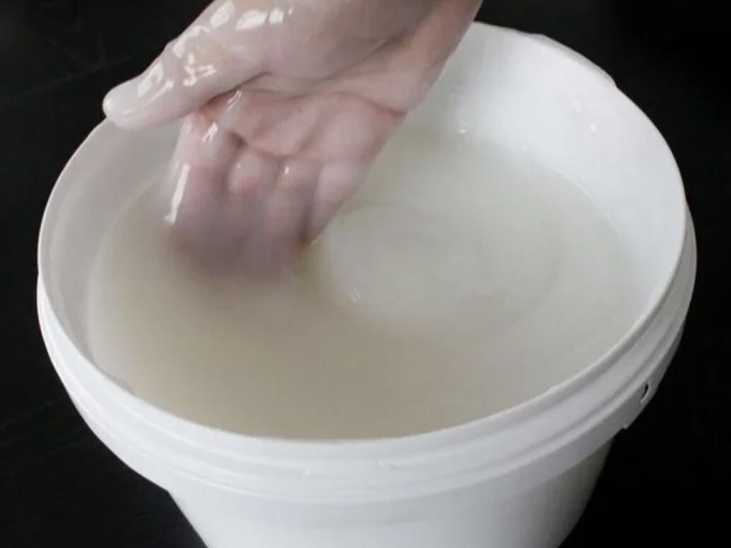 選擇什么類型的膠水。決定了含醛量的多少。