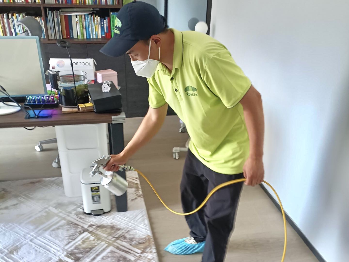 除甲醛公司噴的是什么？